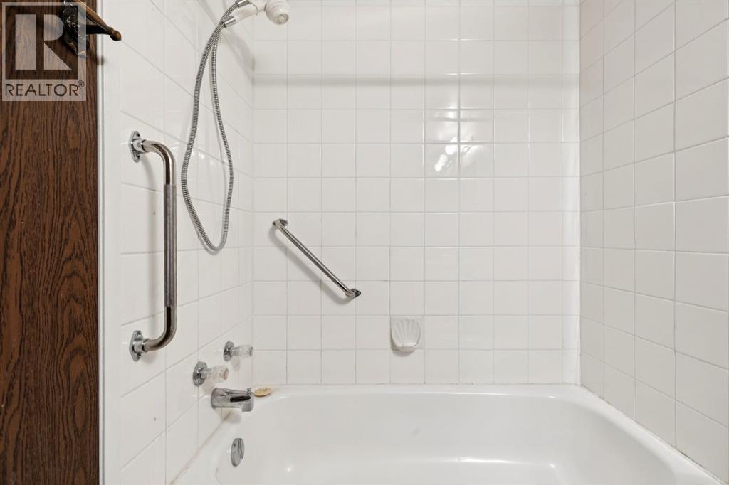 117 Sabrina Way SW, Calgary, Alberta  t2w 4j4 - Photo 23 - A2306568