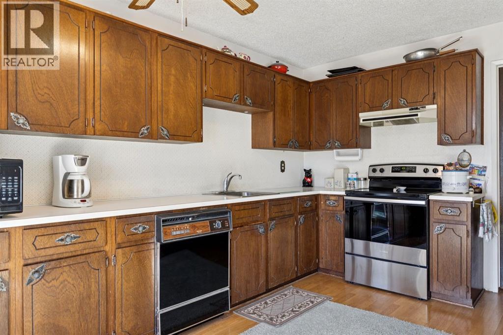117 Sabrina Way SW, Calgary, Alberta  t2w 4j4 - Photo 12 - A2306568