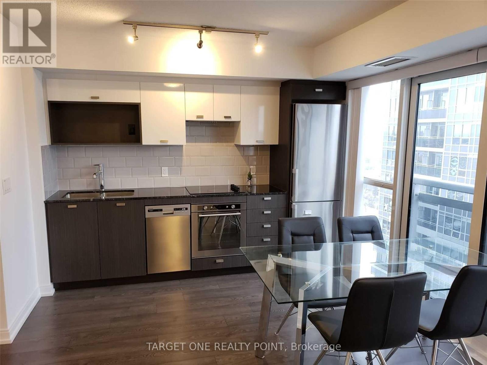 2817 - 275 Village Green Square, Toronto, Ontario  M1S 0L8 - Photo 2 - E13140280