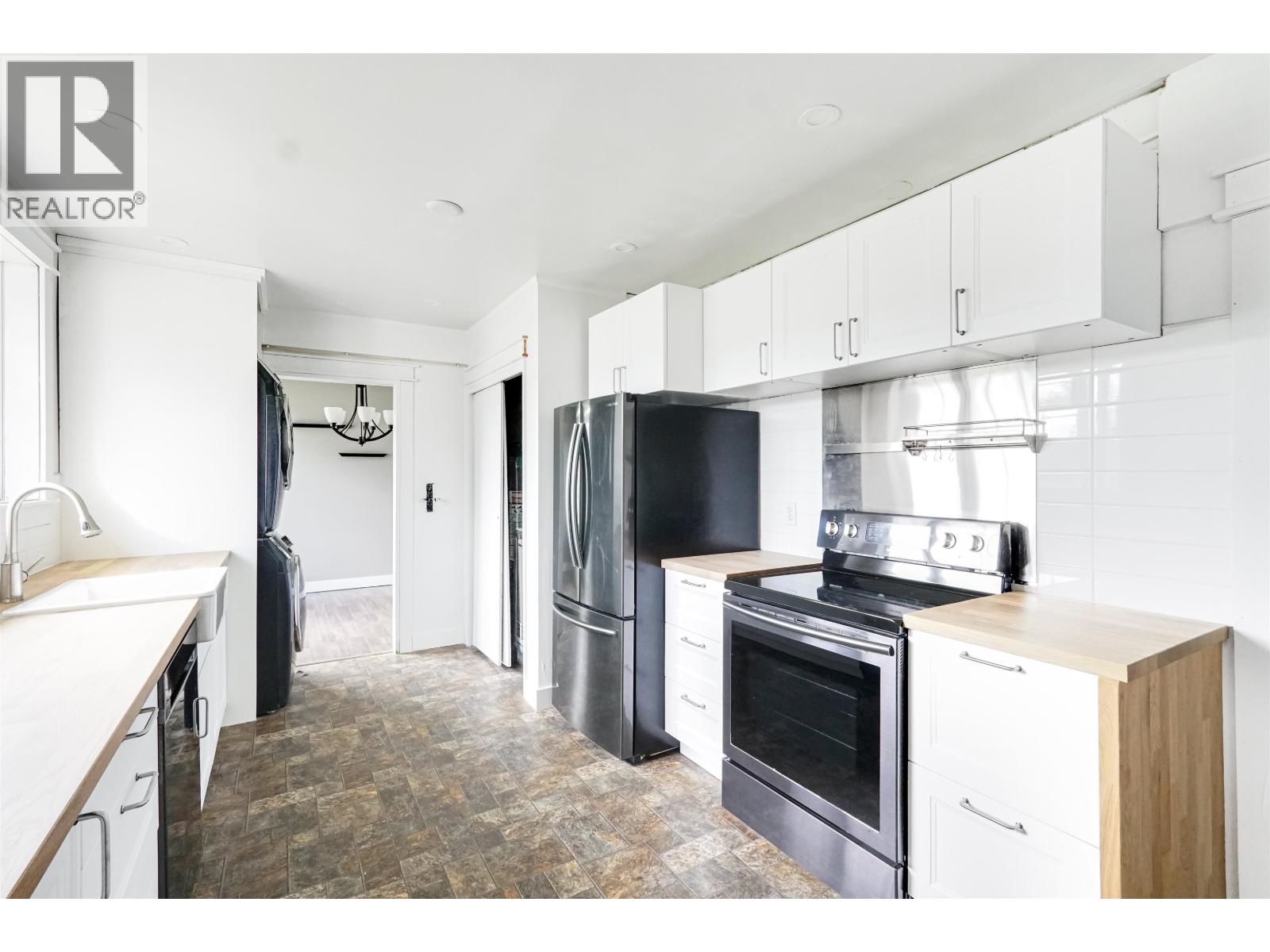 19 Starling Street, Kitimat, British Columbia  V8C 1K4 - Photo 4 - R3123174