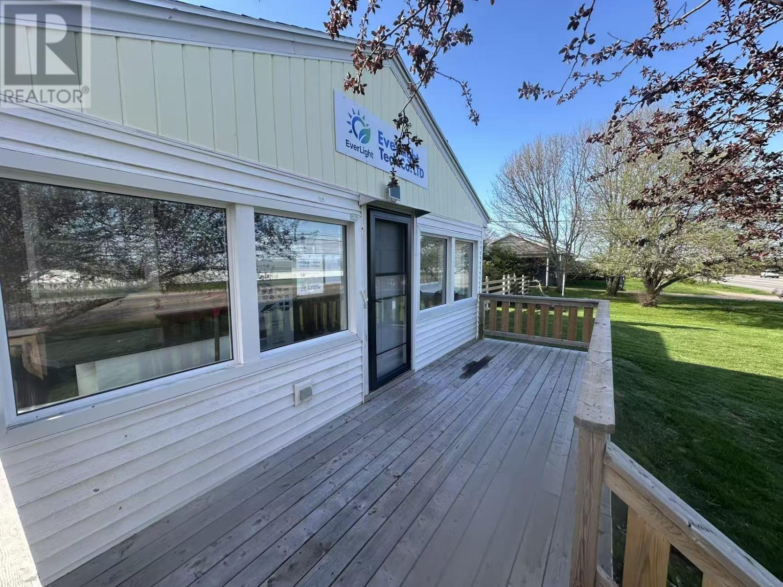 298 Main Street, Cornwall, Prince Edward Island  C1C 1R3 - Photo 3 - 202611171