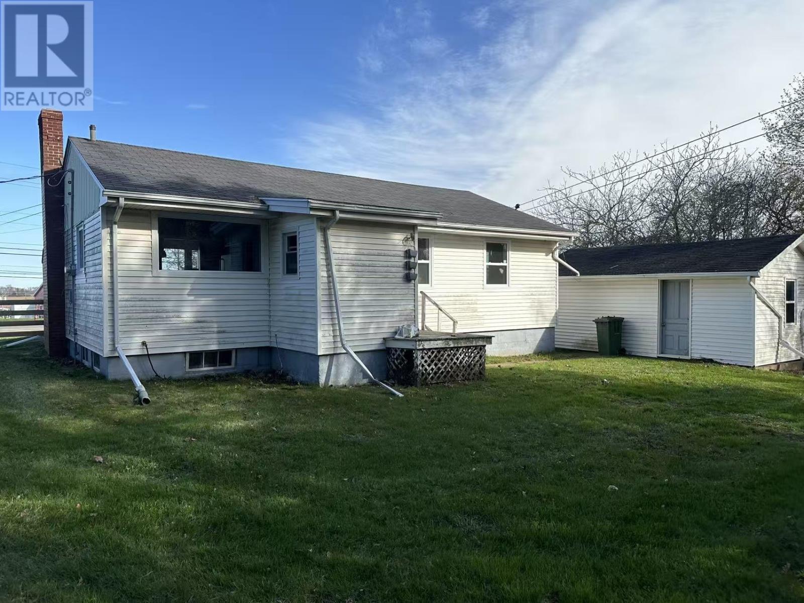298 Main Street, Cornwall, Prince Edward Island  C1C 1R3 - Photo 5 - 202611171