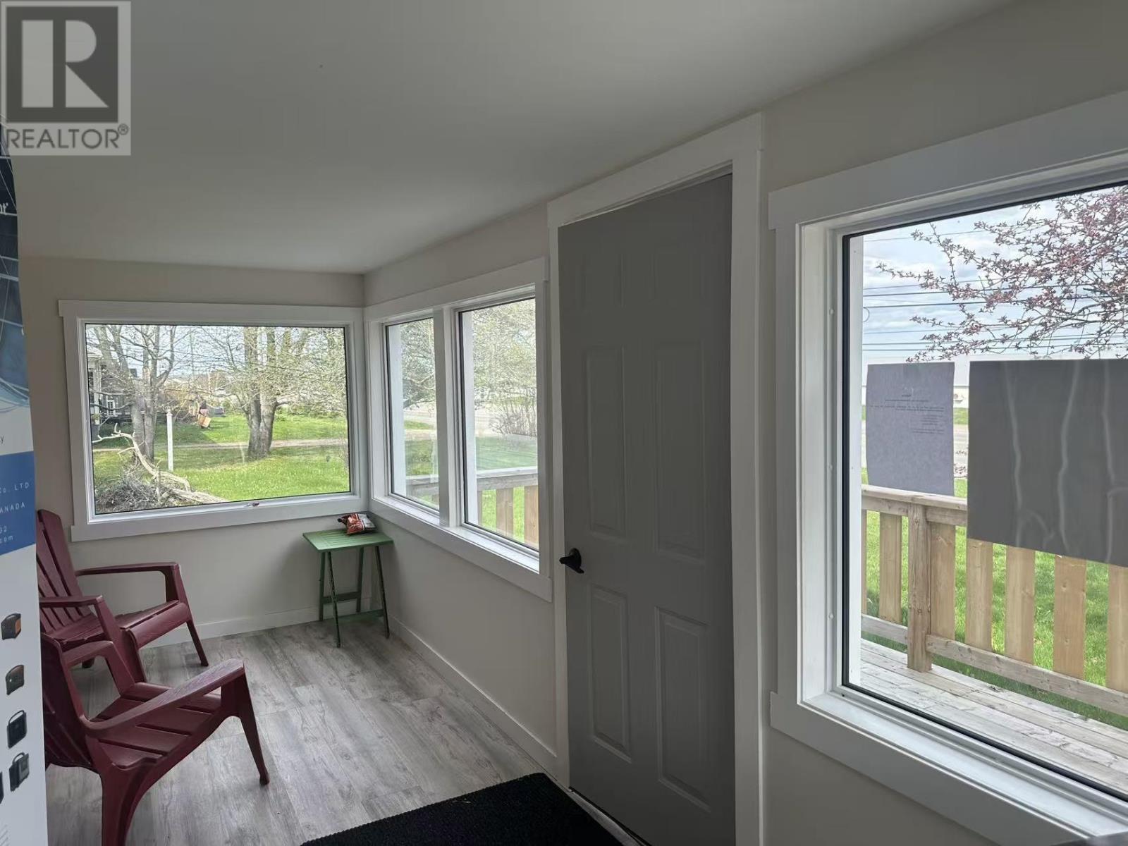 298 Main Street, Cornwall, Prince Edward Island  C1C 1R3 - Photo 9 - 202611171