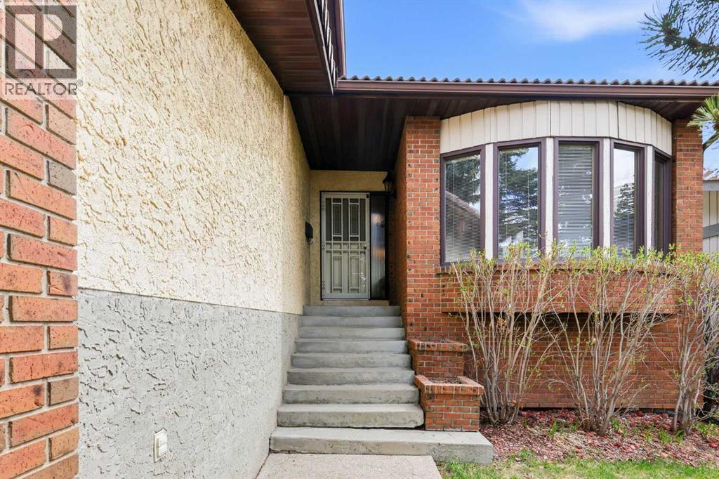 149 Edgehill Drive NW, Calgary, Alberta  T3A 2W5 - Photo 2 - A2308952