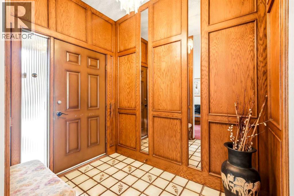149 Edgehill Drive NW, Calgary, Alberta  T3A 2W5 - Photo 3 - A2308952