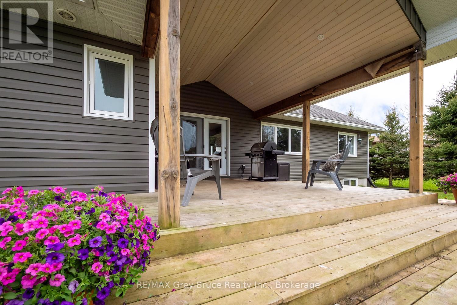 6 Point View Drive, Northern Bruce Peninsula, Ontario  N0H 1W0 - Photo 38 - X12957834
