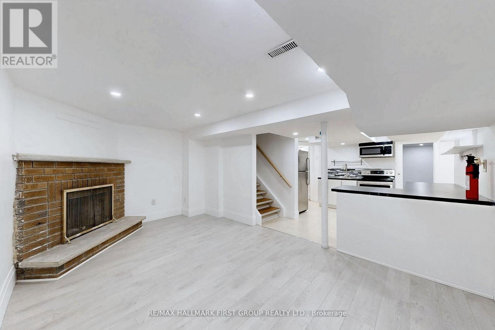 1 Bramwell Drive, Ajax, Ontario  L1S 5L1 - Photo 7 - E12865532