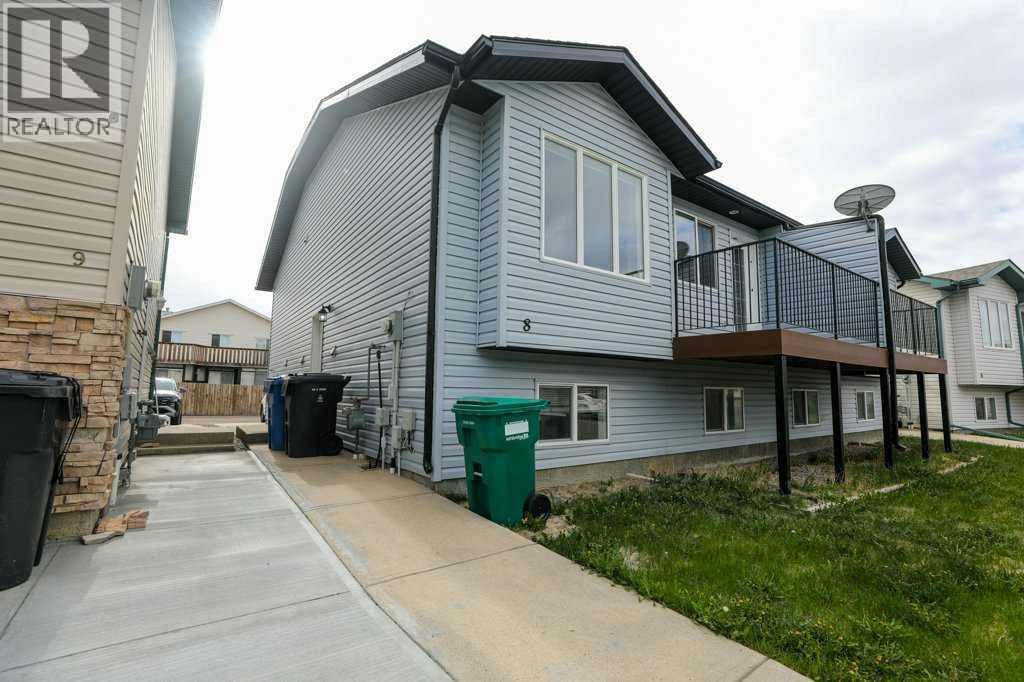 8, 720 Heritage Boulevard W, Lethbridge, Alberta