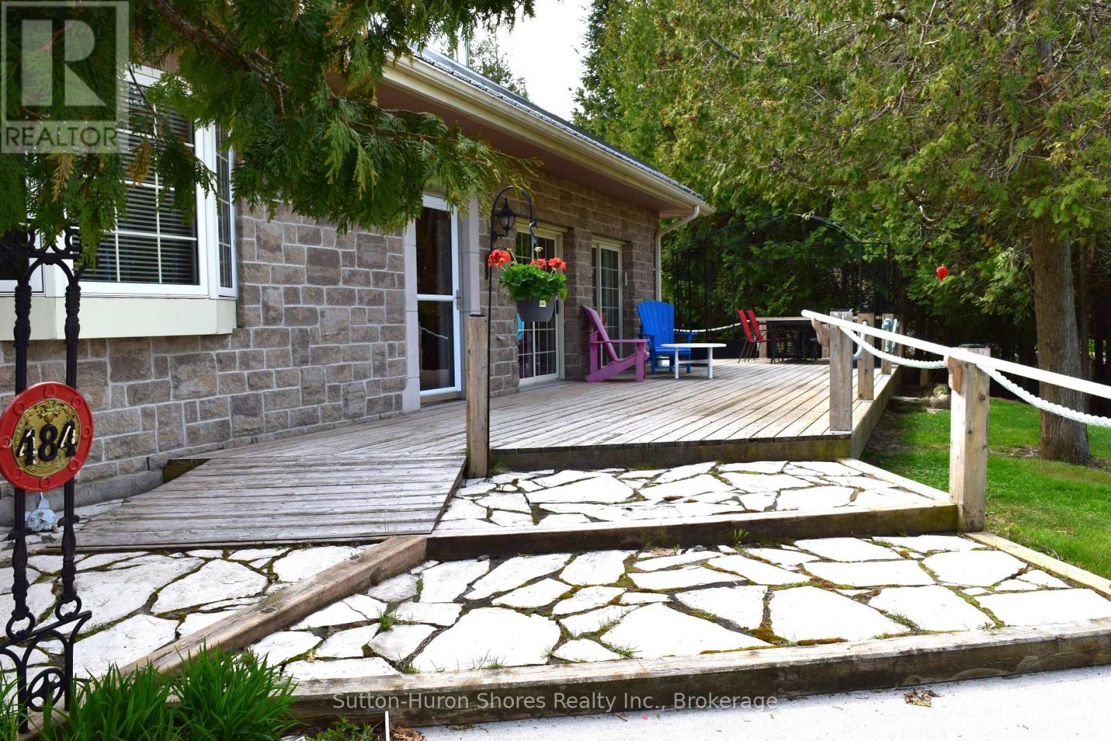 484 Sunset Drive, Kincardine, Ontario  N0H 2C5 - Photo 2 - X13140300