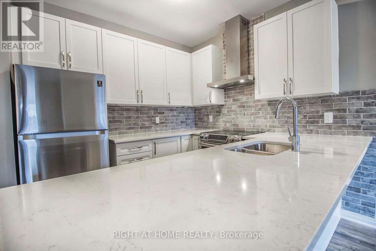 206 - 102 Grovewood Common Circle, Oakville, Ontario  L6H 0X2 - Photo 5 - W13140308