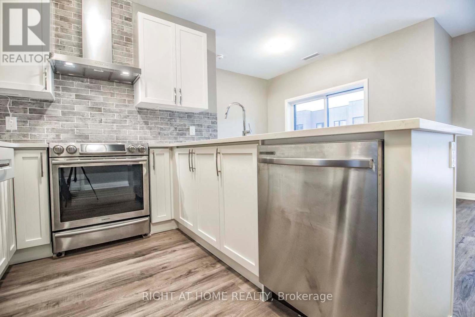 206 - 102 Grovewood Common Circle, Oakville, Ontario  L6H 0X2 - Photo 7 - W13140308