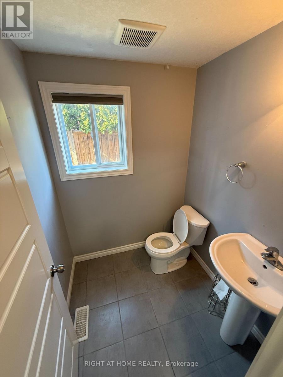 133 Templewood Drive, Kitchener, Ontario  N2R 1Y4 - Photo 12 - X13140306