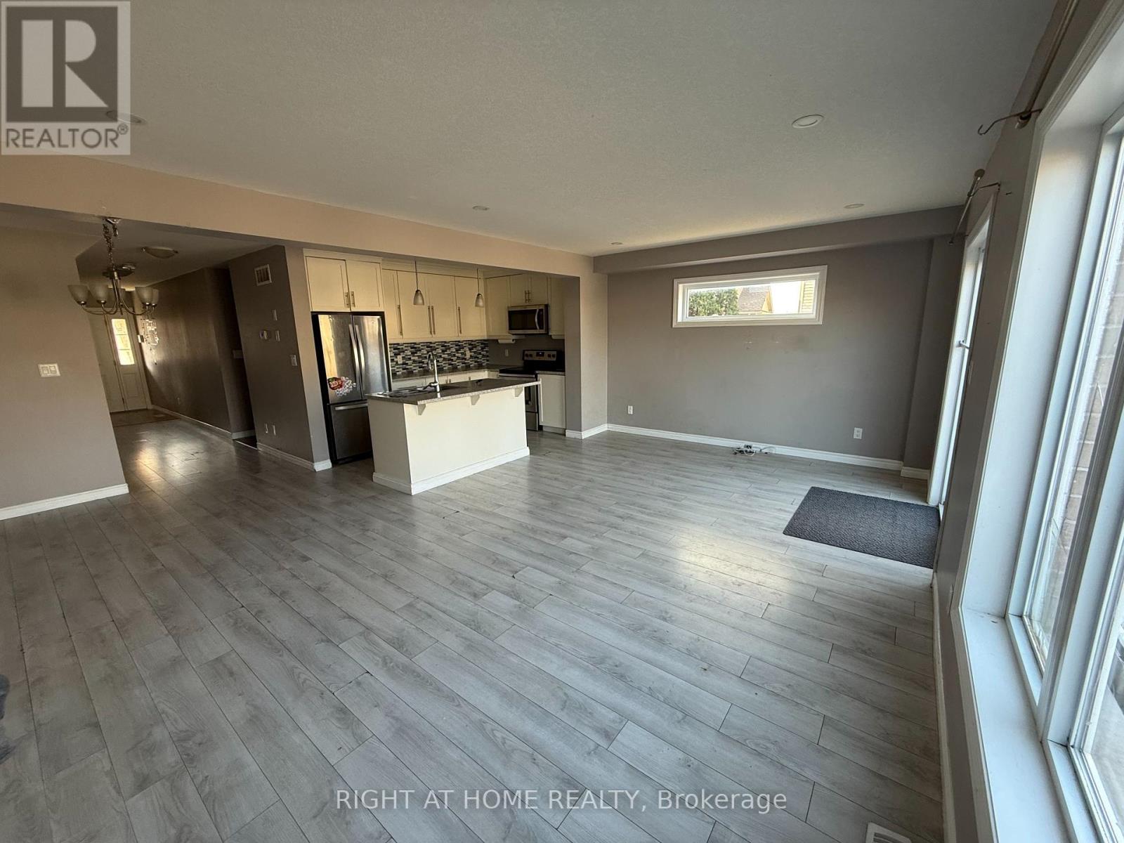 133 Templewood Drive, Kitchener, Ontario  N2R 1Y4 - Photo 3 - X13140306