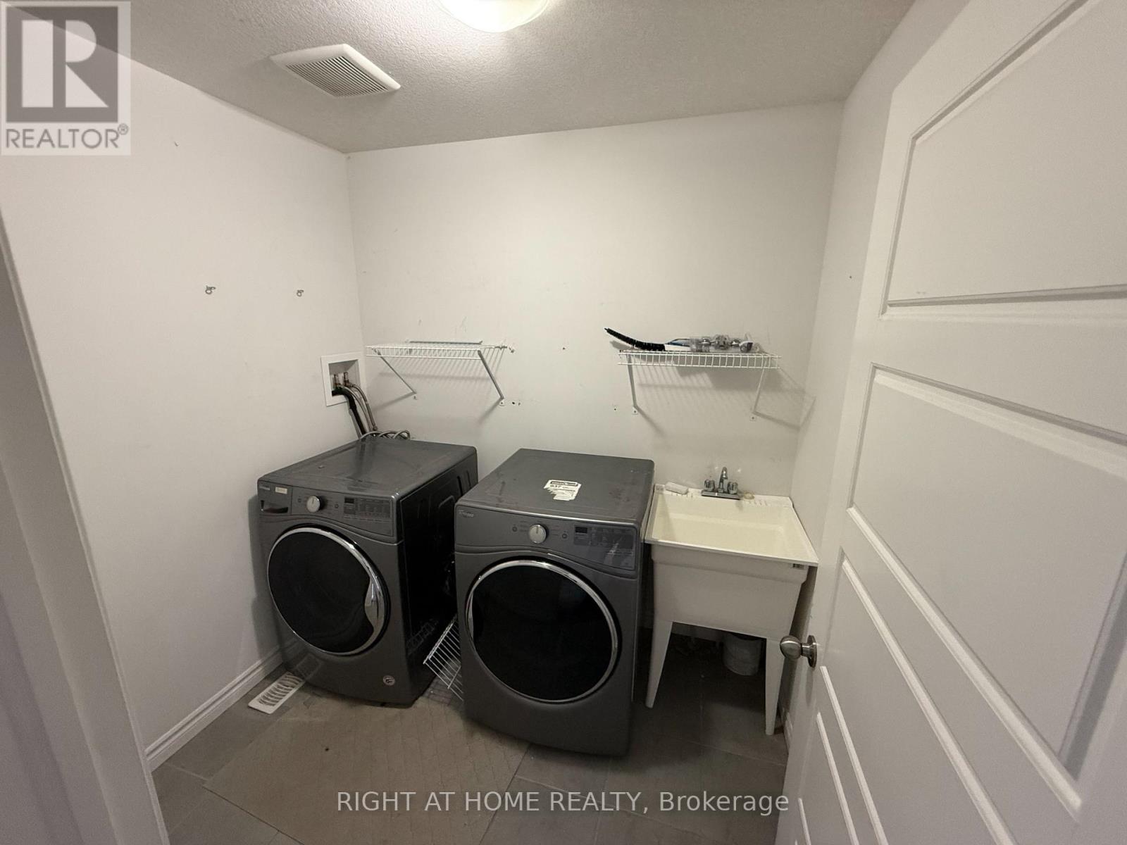 133 Templewood Drive, Kitchener, Ontario  N2R 1Y4 - Photo 33 - X13140306