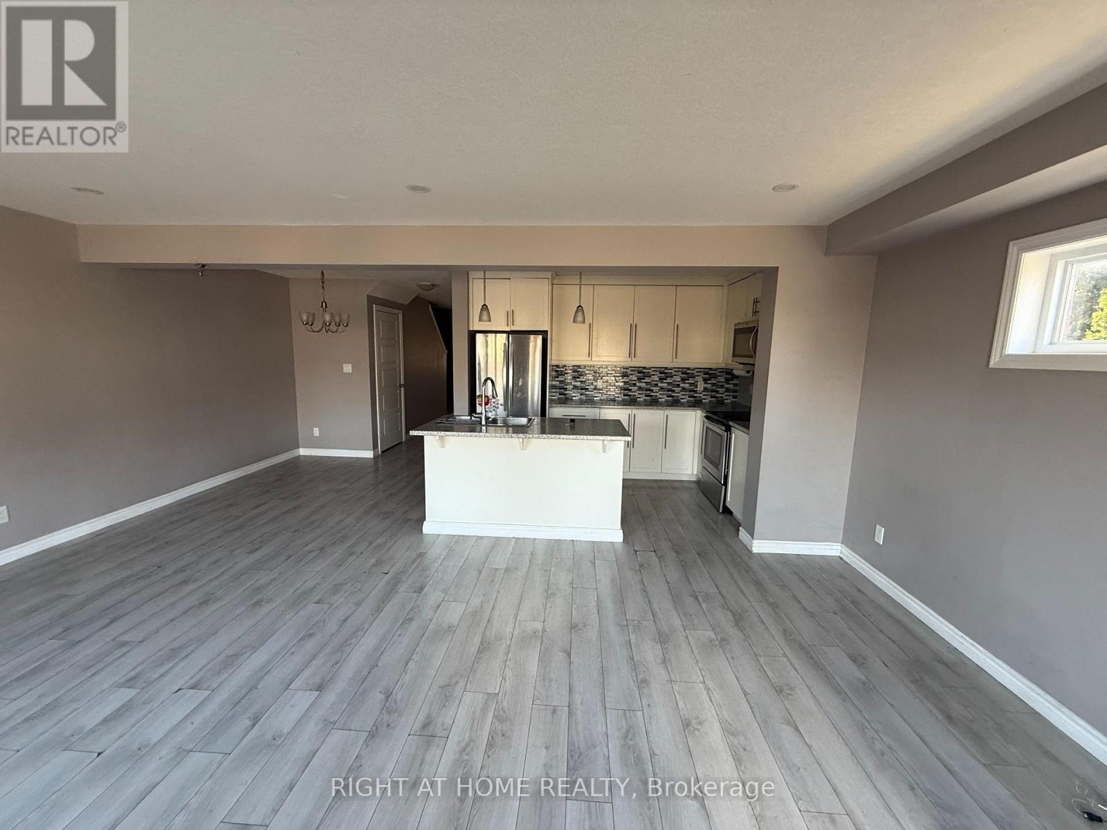 133 Templewood Drive, Kitchener, Ontario  N2R 1Y4 - Photo 6 - X13140306
