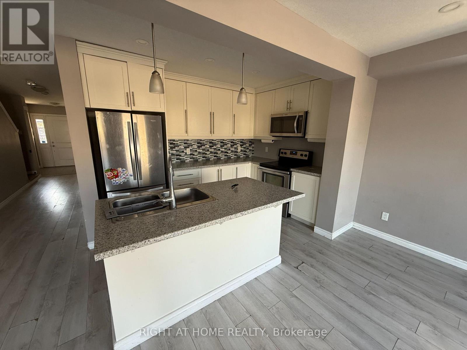 133 Templewood Drive, Kitchener, Ontario  N2R 1Y4 - Photo 7 - X13140306