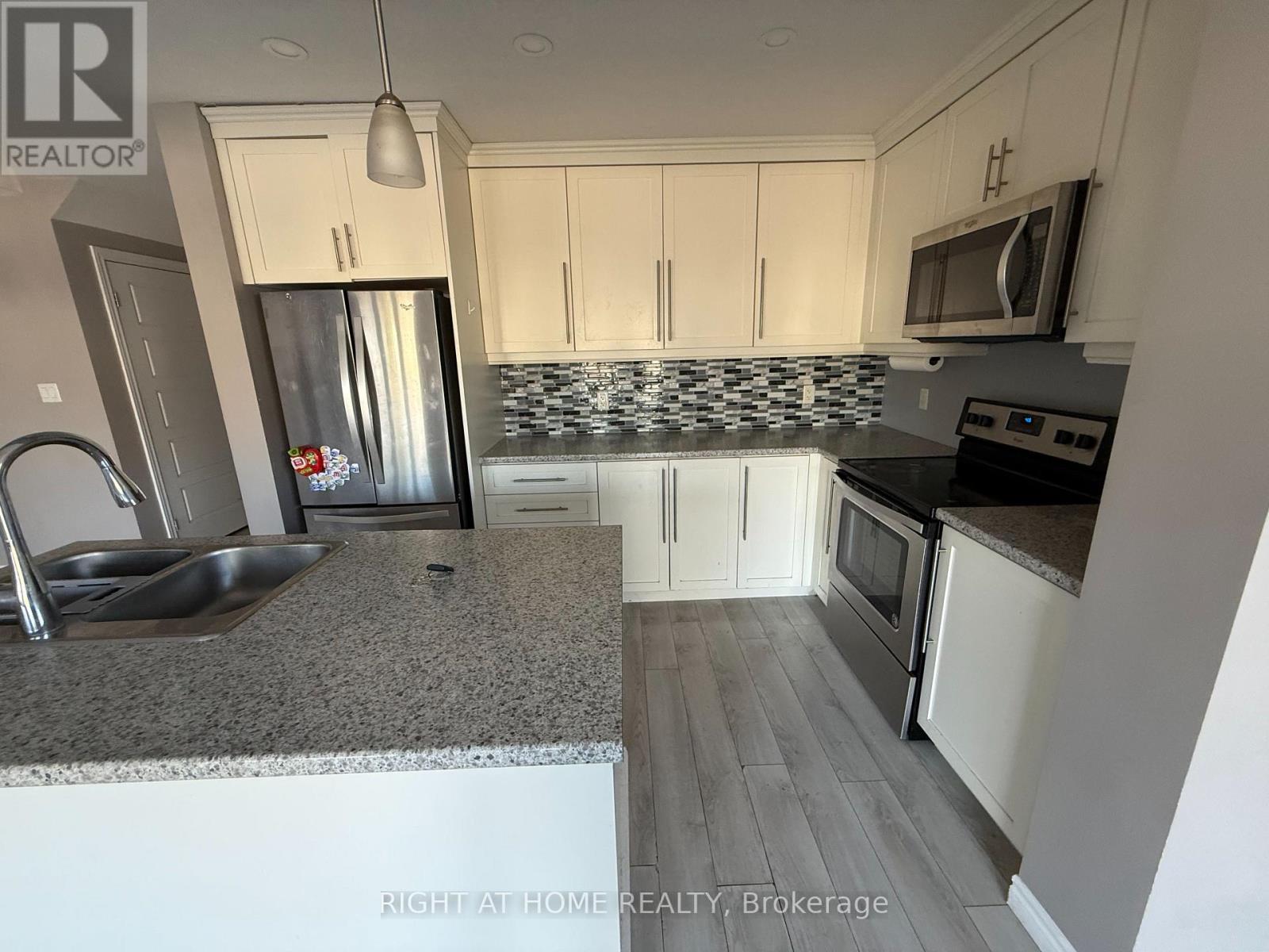 133 Templewood Drive, Kitchener, Ontario  N2R 1Y4 - Photo 8 - X13140306