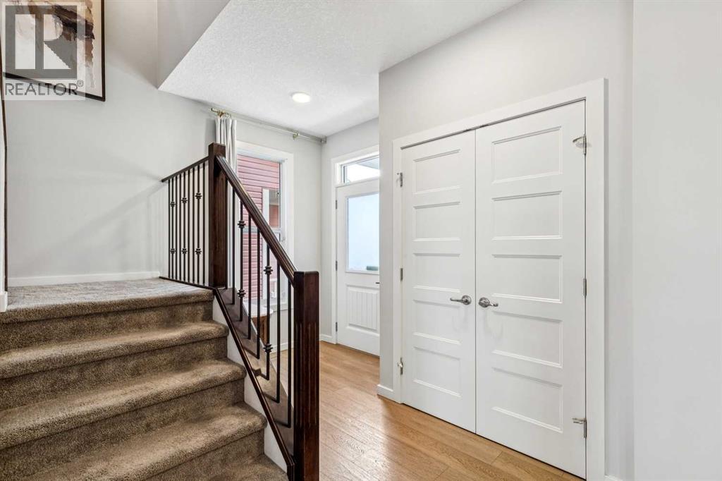 44 Legacy Landing Se, Calgary, Alberta  T2X 2E5 - Photo 4 - A2297636