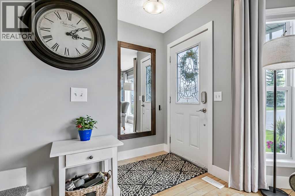 56 Mt Aberdeen Close SE, Calgary, Alberta  T2Z 3M9 - Photo 3 - A2311585