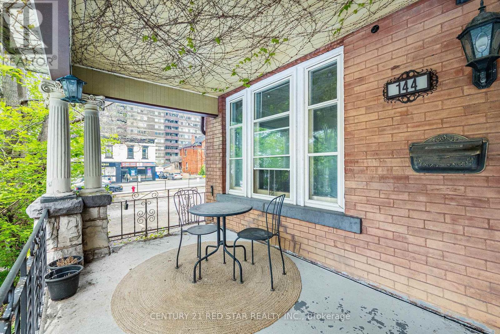 Upper - 144 Bold Street, Hamilton, Ontario  L8P 1V3 - Photo 3 - X13140324