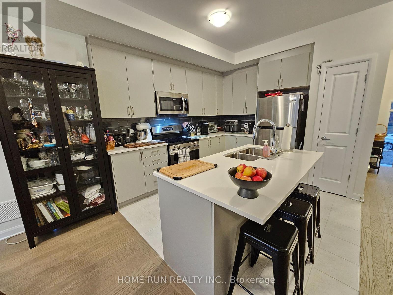 948 Eileen Vollick Crescent, Ottawa, Ontario  K2W 0M7 - Photo 2 - X13140334