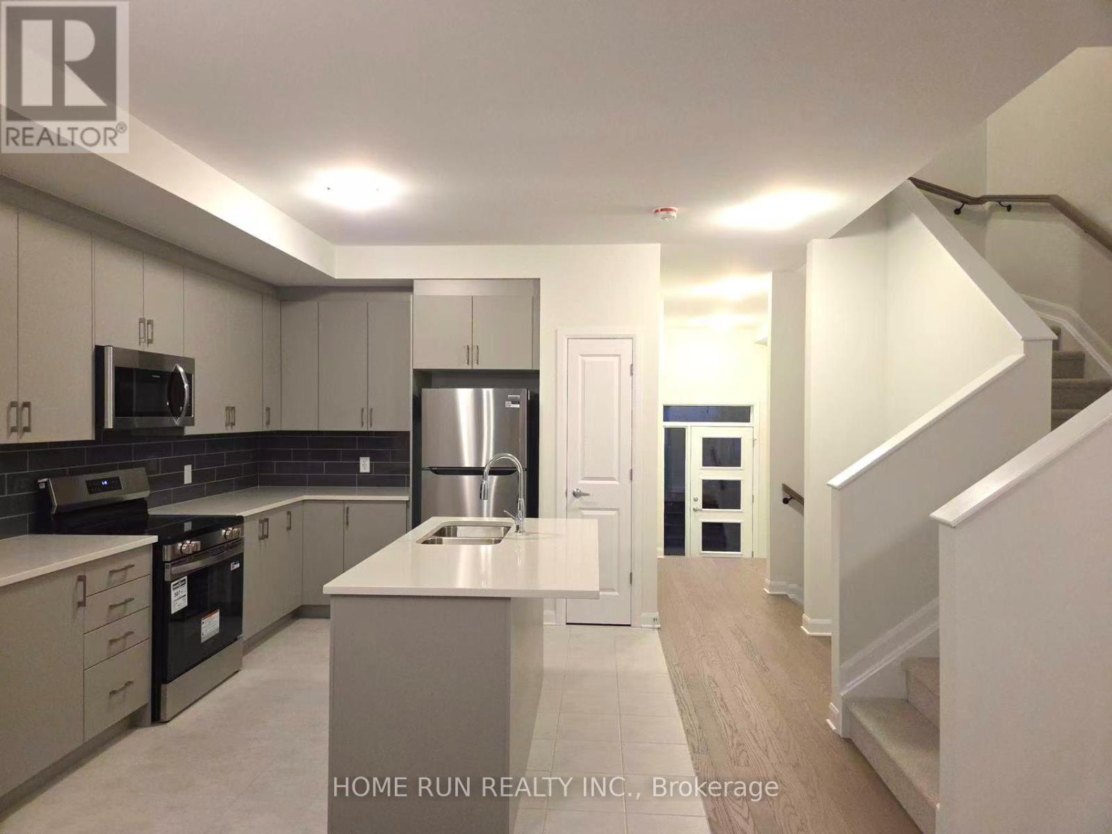 948 Eileen Vollick Crescent, Ottawa, Ontario  K2W 0M7 - Photo 4 - X13140334