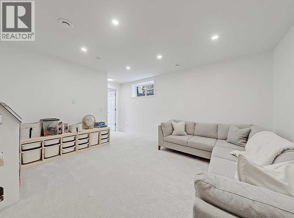 558 Evermeadow Road SW, Calgary, Alberta  T2Y 4W9 - Photo 37 - A2310255