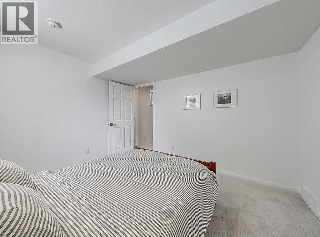 558 Evermeadow Road SW, Calgary, Alberta  T2Y 4W9 - Photo 41 - A2310255