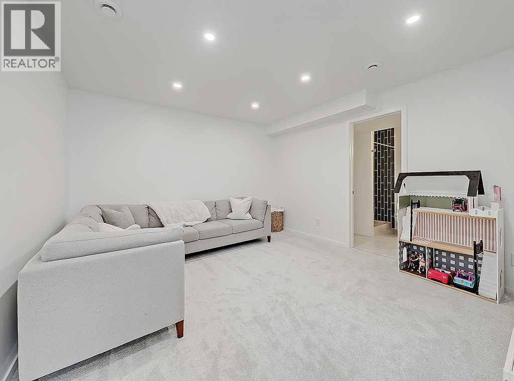 558 Evermeadow Road SW, Calgary, Alberta  T2Y 4W9 - Photo 35 - A2310255
