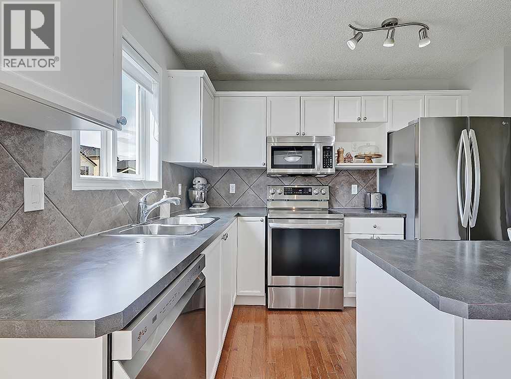 558 Evermeadow Road SW, Calgary, Alberta  T2Y 4W9 - Photo 11 - A2310255