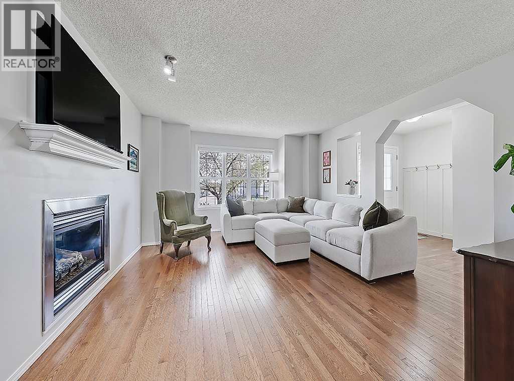 558 Evermeadow Road SW, Calgary, Alberta  T2Y 4W9 - Photo 6 - A2310255