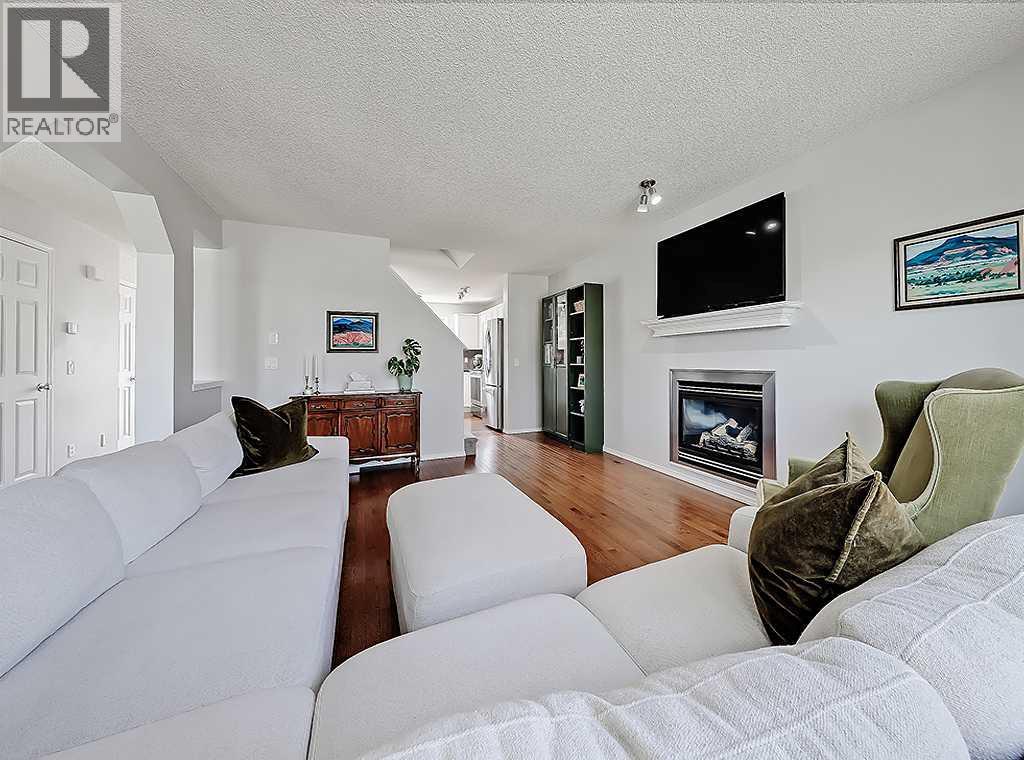 558 Evermeadow Road SW, Calgary, Alberta  T2Y 4W9 - Photo 8 - A2310255