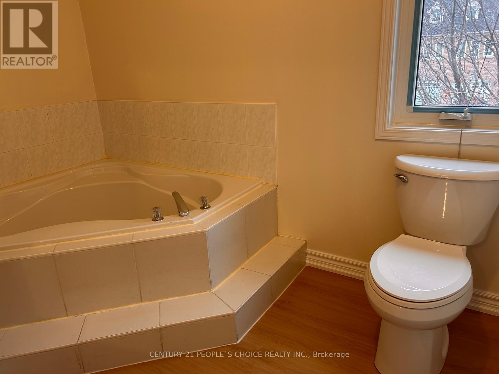 6885 Tassel Crescent, Mississauga, Ontario  L5W 1G9 - Photo 2 - W13140336