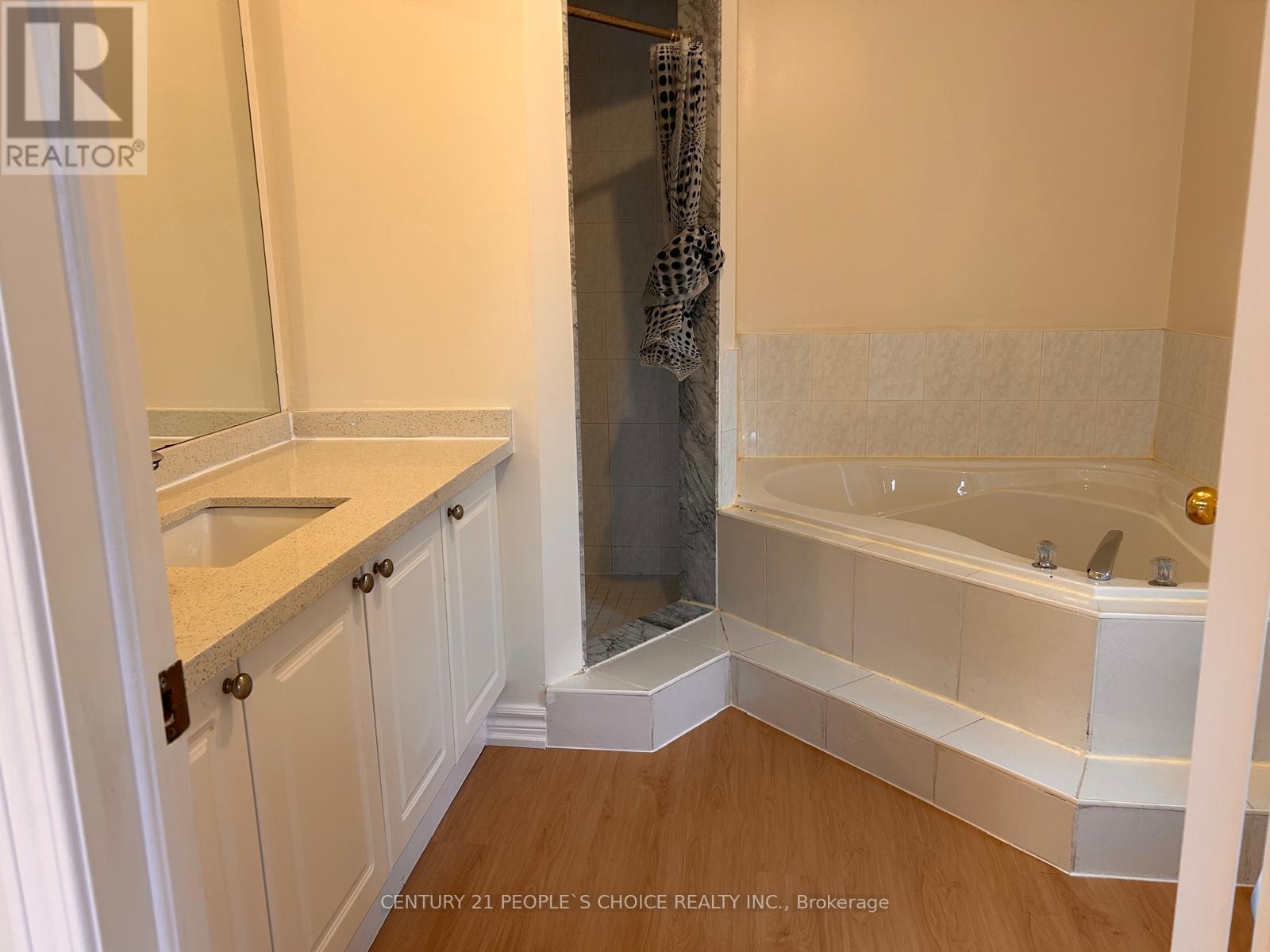 6885 Tassel Crescent, Mississauga, Ontario  L5W 1G9 - Photo 23 - W13140336