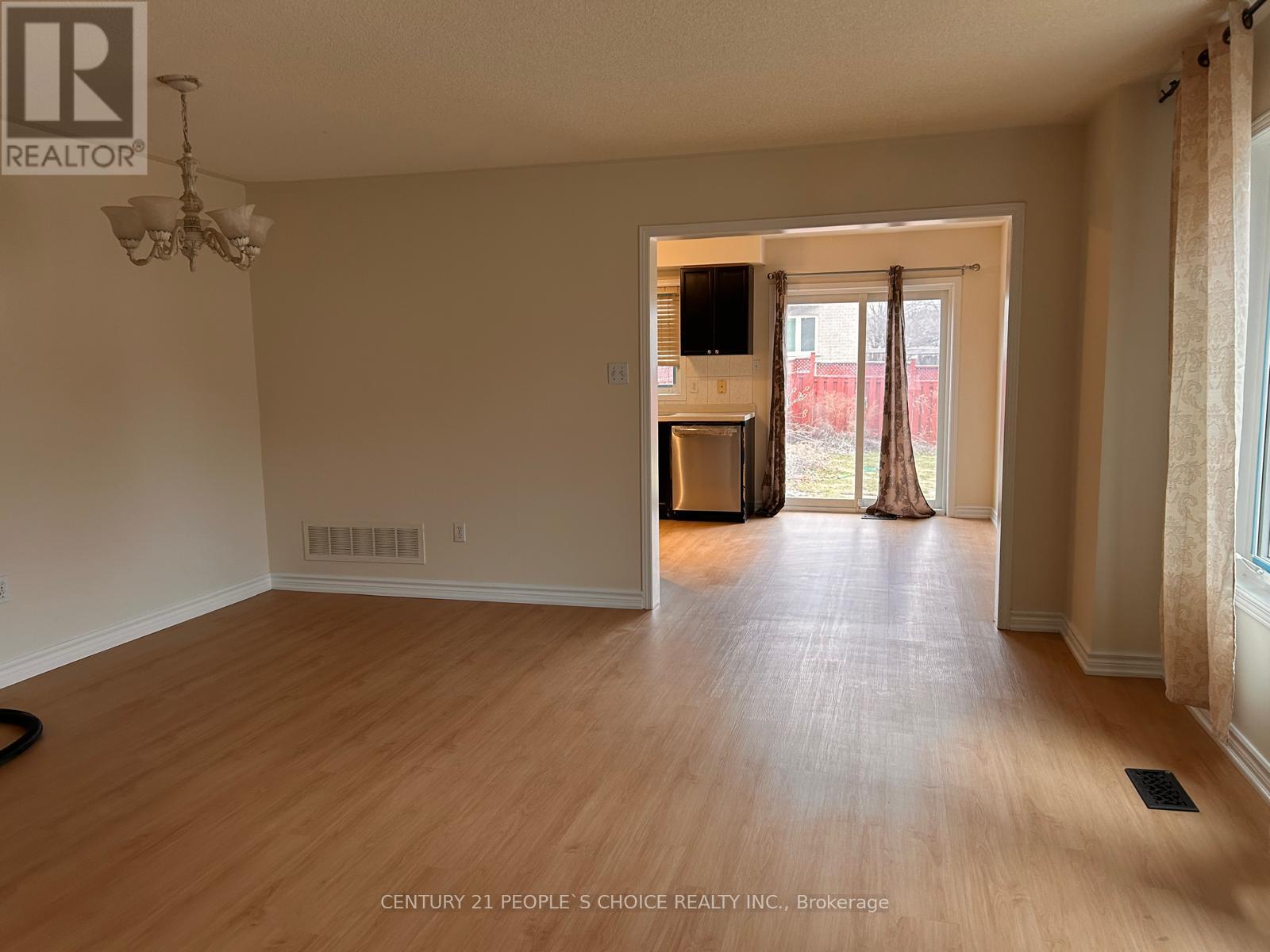 6885 Tassel Crescent, Mississauga, Ontario  L5W 1G9 - Photo 9 - W13140336