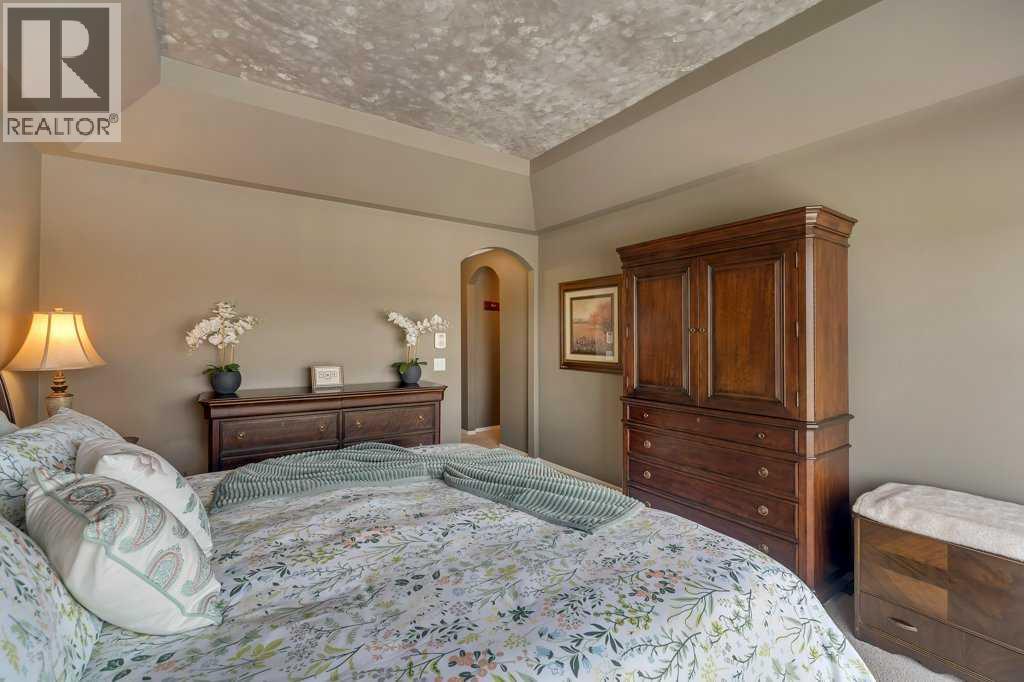 101 Valley Creek Place NW, Calgary, Alberta  T3B 5V1 - Photo 21 - A2309773