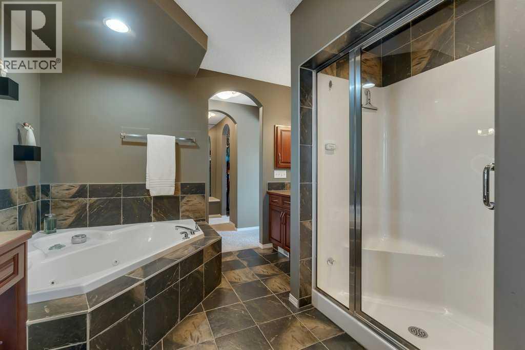101 Valley Creek Place NW, Calgary, Alberta  T3B 5V1 - Photo 23 - A2309773