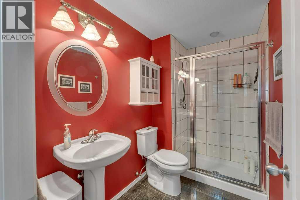 101 Valley Creek Place NW, Calgary, Alberta  T3B 5V1 - Photo 36 - A2309773