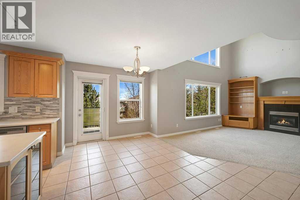 8 Valley Creek Crescent NW, Calgary, Alberta  T3B 5V2 - Photo 12 - A2310883