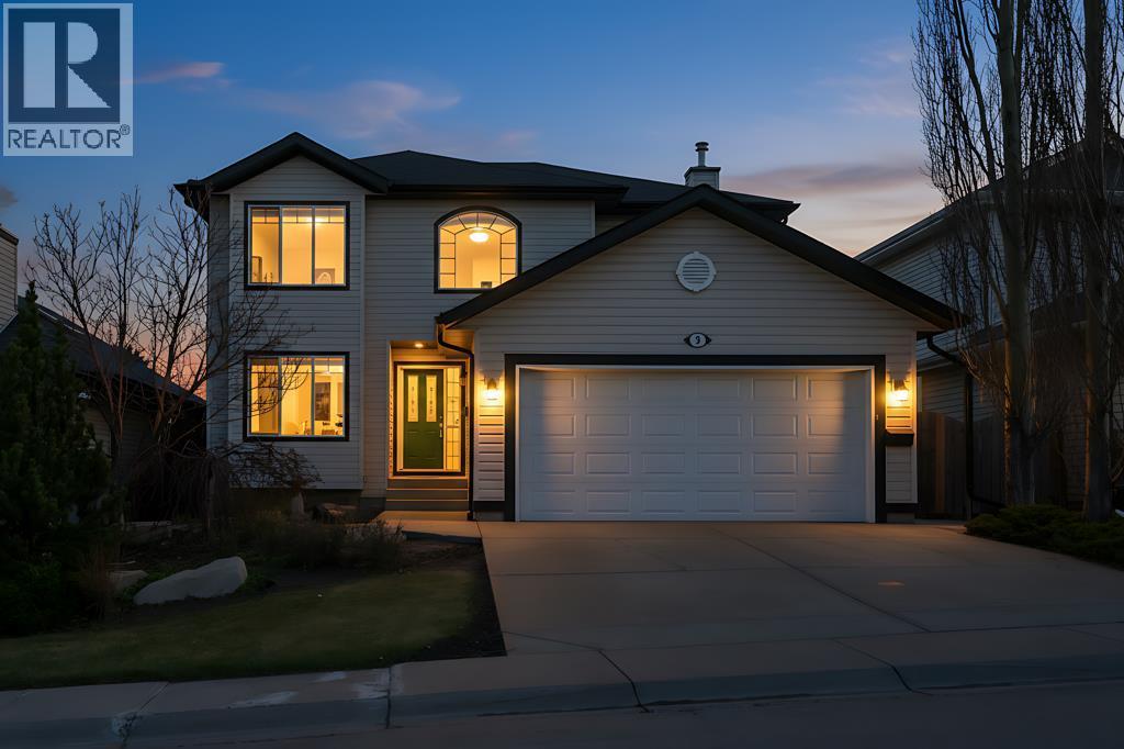 8 Valley Creek Crescent NW, Calgary, Alberta  T3B 5V2 - Photo 2 - A2310883