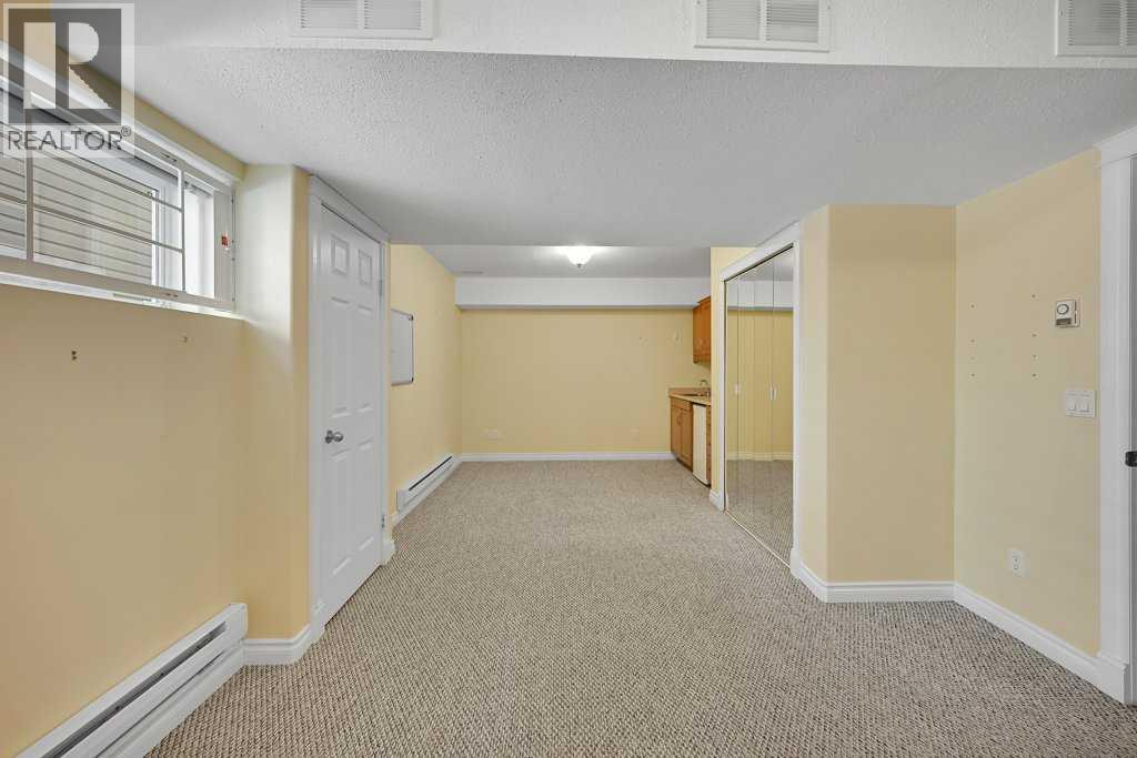 8 Valley Creek Crescent NW, Calgary, Alberta  T3B 5V2 - Photo 34 - A2310883