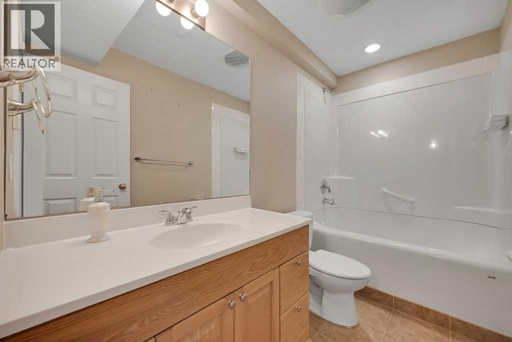 8 Valley Creek Crescent NW, Calgary, Alberta  T3B 5V2 - Photo 36 - A2310883