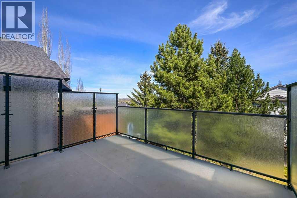 8 Valley Creek Crescent NW, Calgary, Alberta  T3B 5V2 - Photo 43 - A2310883