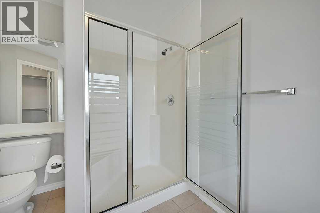 8 Valley Creek Crescent NW, Calgary, Alberta  T3B 5V2 - Photo 24 - A2310883