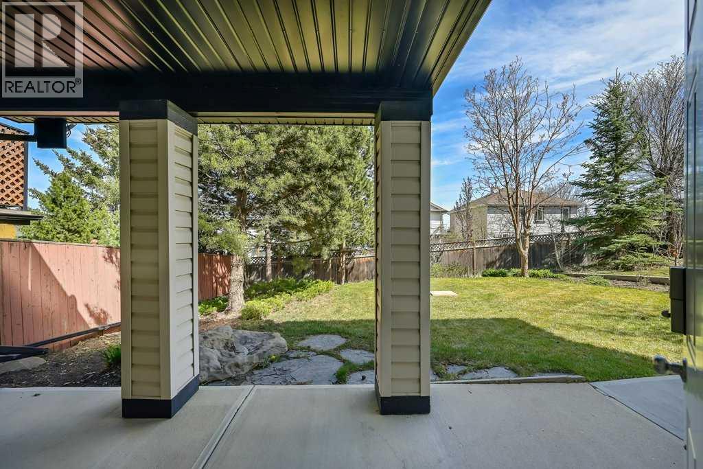 8 Valley Creek Crescent NW, Calgary, Alberta  T3B 5V2 - Photo 42 - A2310883