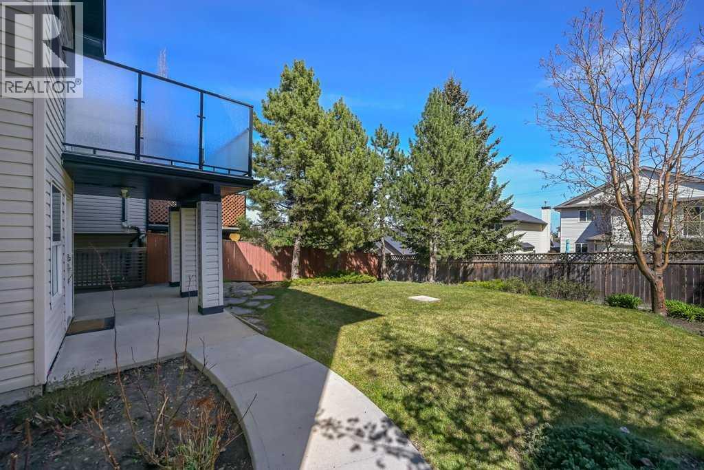 8 Valley Creek Crescent NW, Calgary, Alberta  T3B 5V2 - Photo 45 - A2310883