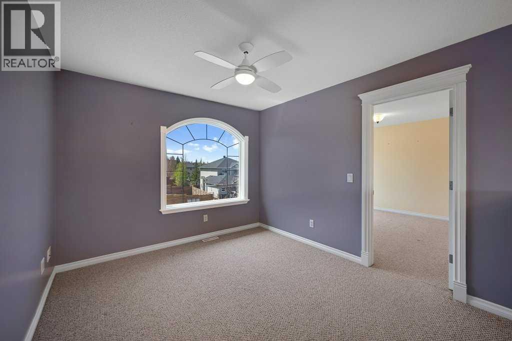 8 Valley Creek Crescent NW, Calgary, Alberta  T3B 5V2 - Photo 27 - A2310883
