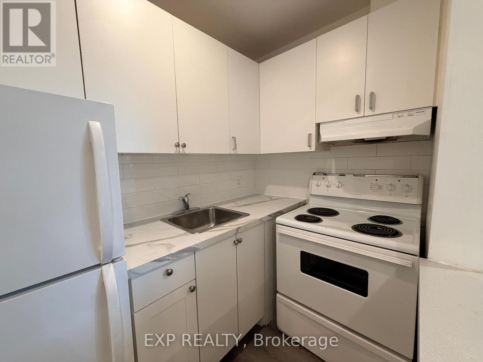 12 - 102 Greensides Avenue, Toronto, Ontario  M6C 1B9 - Photo 13 - C13140342