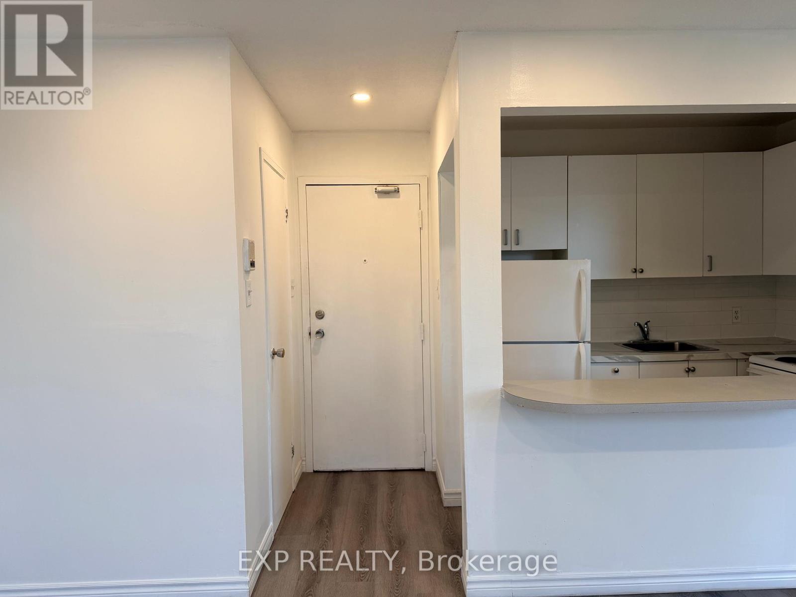12 - 102 Greensides Avenue, Toronto, Ontario  M6C 1B9 - Photo 2 - C13140342