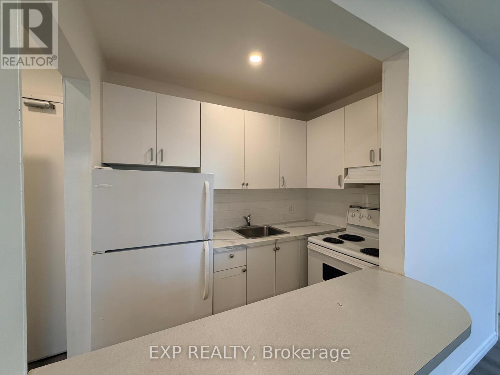 12 - 102 Greensides Avenue, Toronto, Ontario  M6C 1B9 - Photo 4 - C13140342